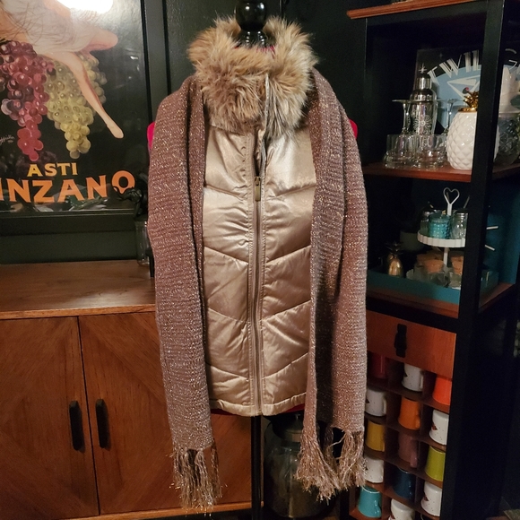 Metallic Gold Puffer Vest with Fur Collar and Matching Scarf - Picture 2 of 3